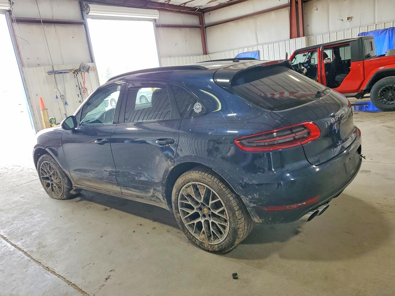 2017 PORSCHE MACAN