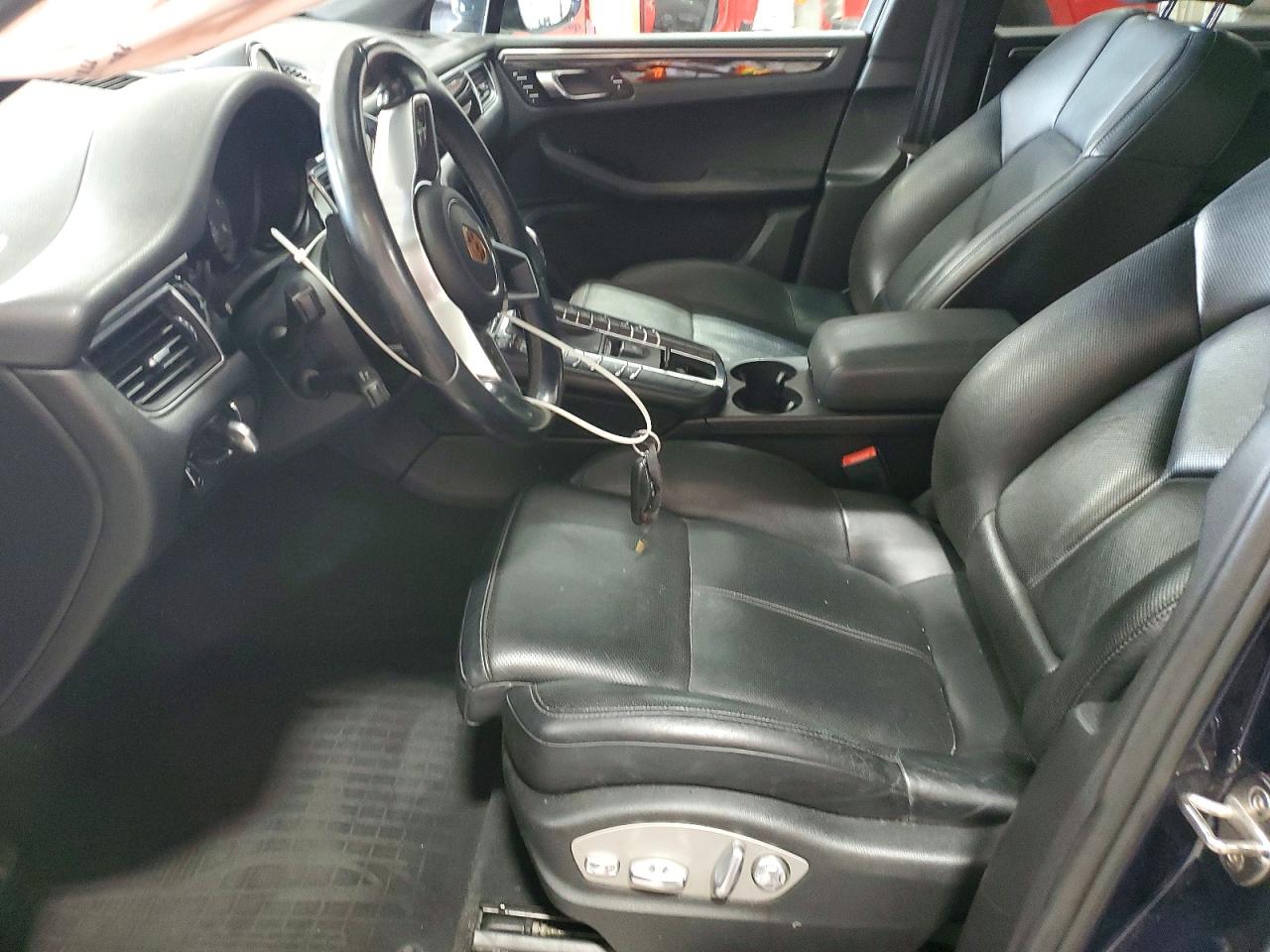 2017 PORSCHE MACAN