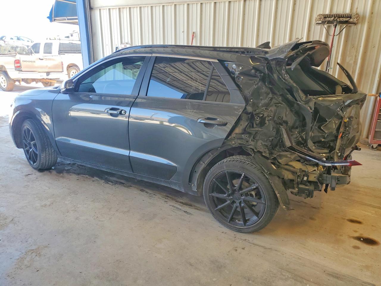 2023 KIA NIRO
