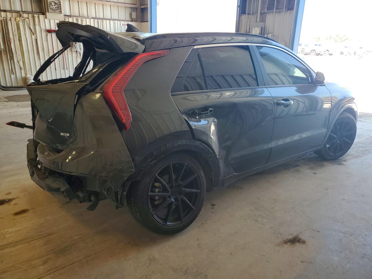2023 KIA NIRO