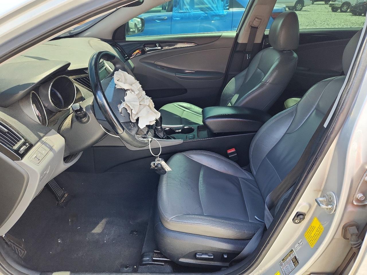 2011 HYUNDAI SONATA