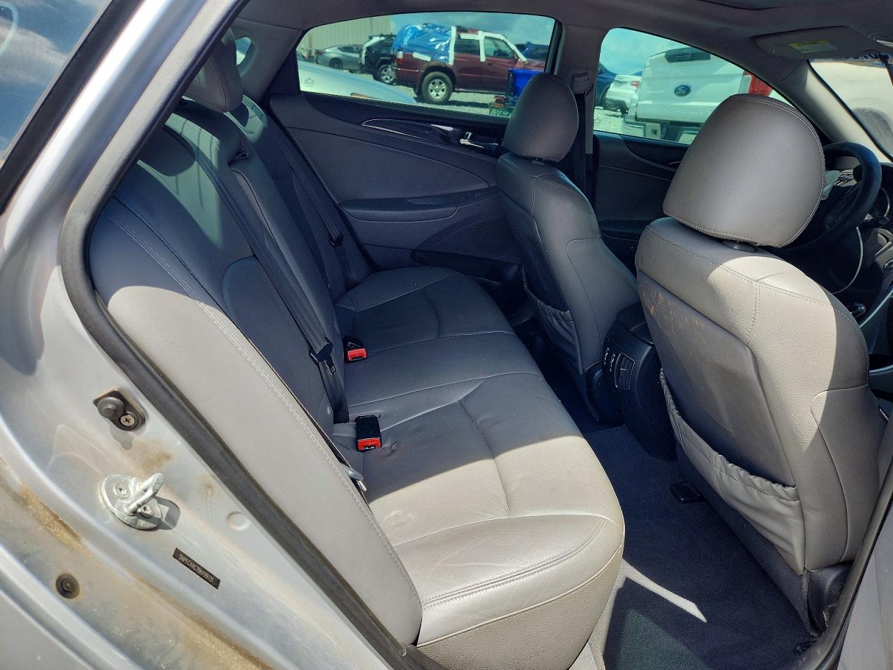 2011 HYUNDAI SONATA