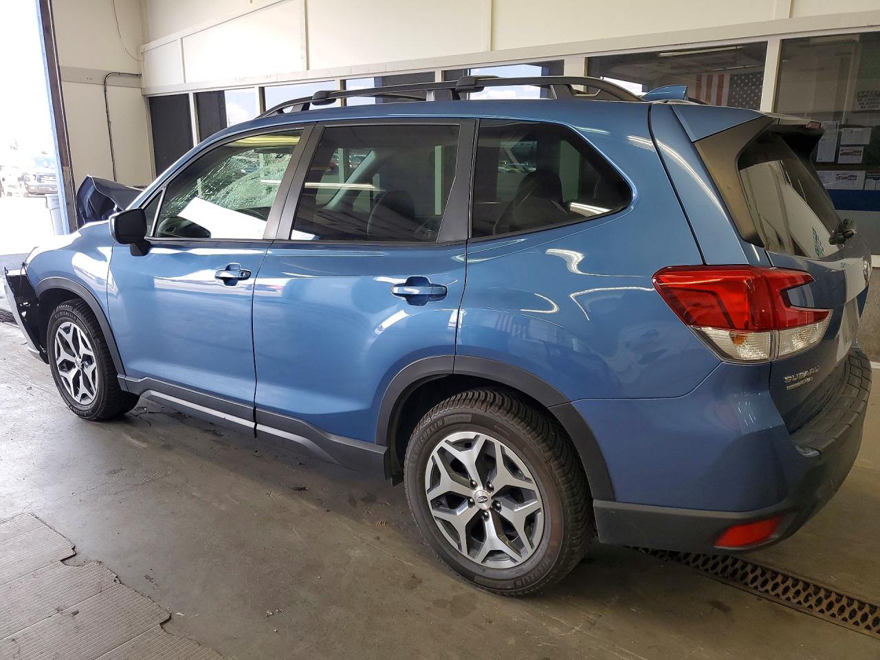 2022 SUBARU FORESTER