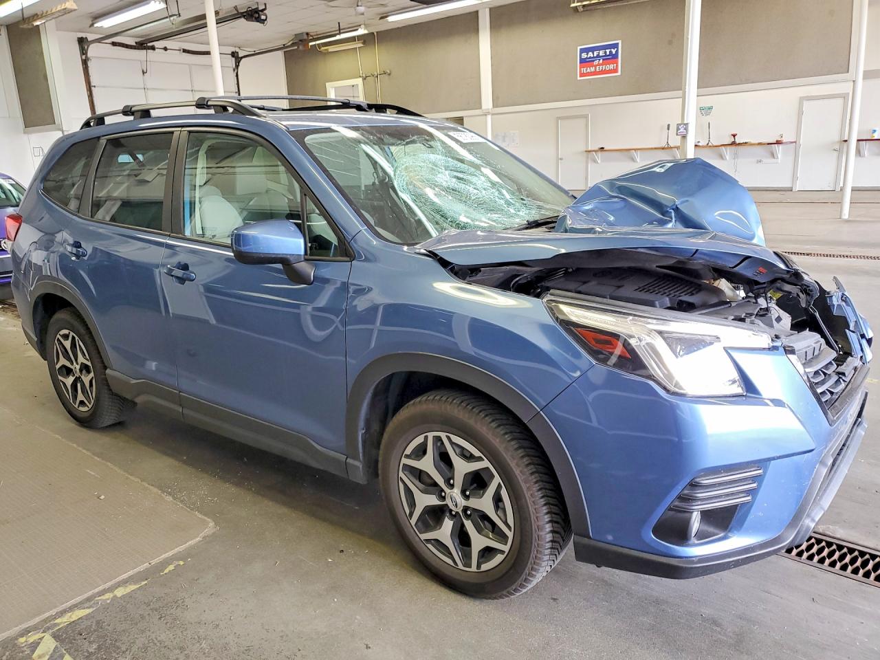 2022 SUBARU FORESTER