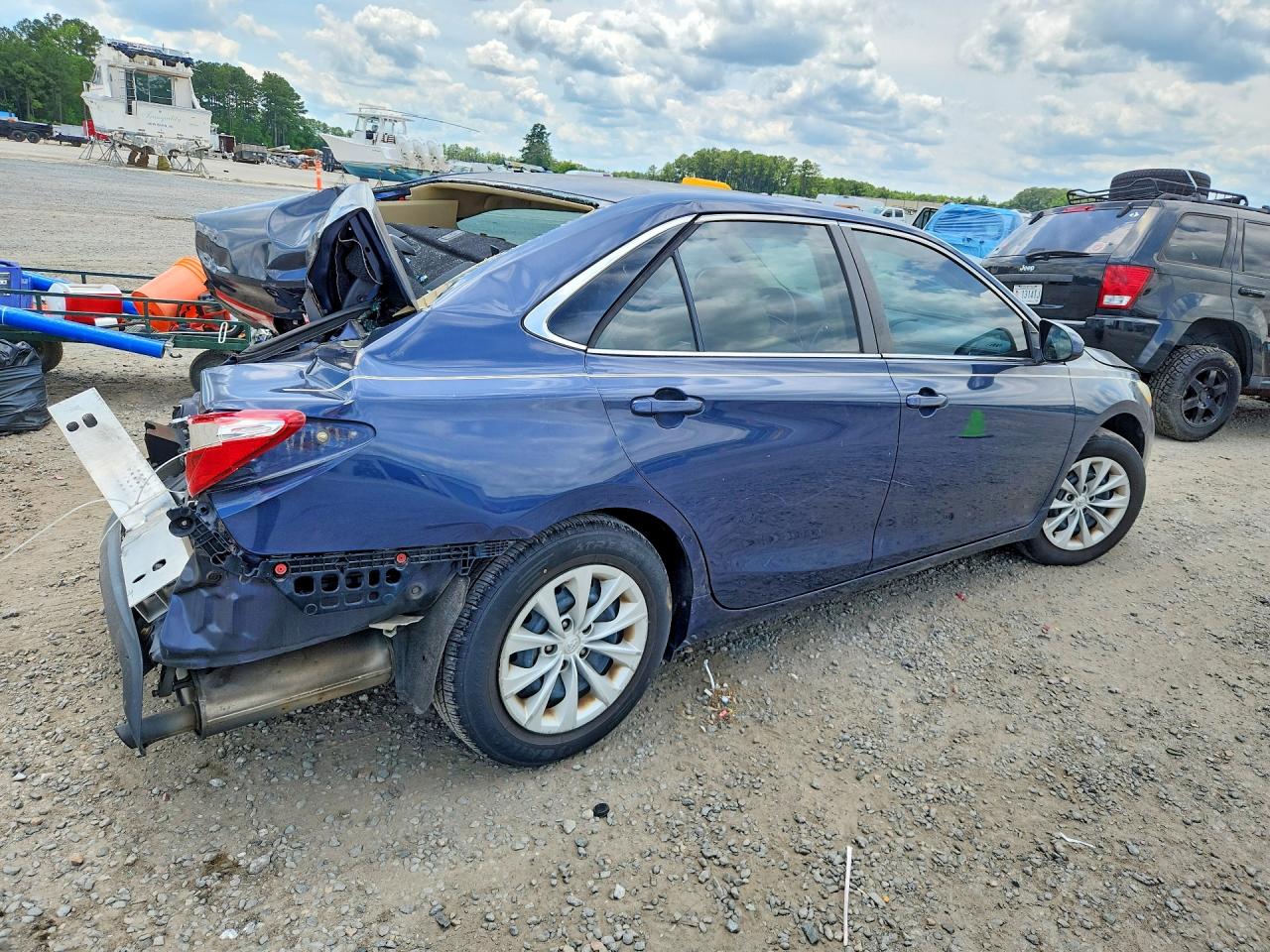 2016 TOYOTA CAMRY