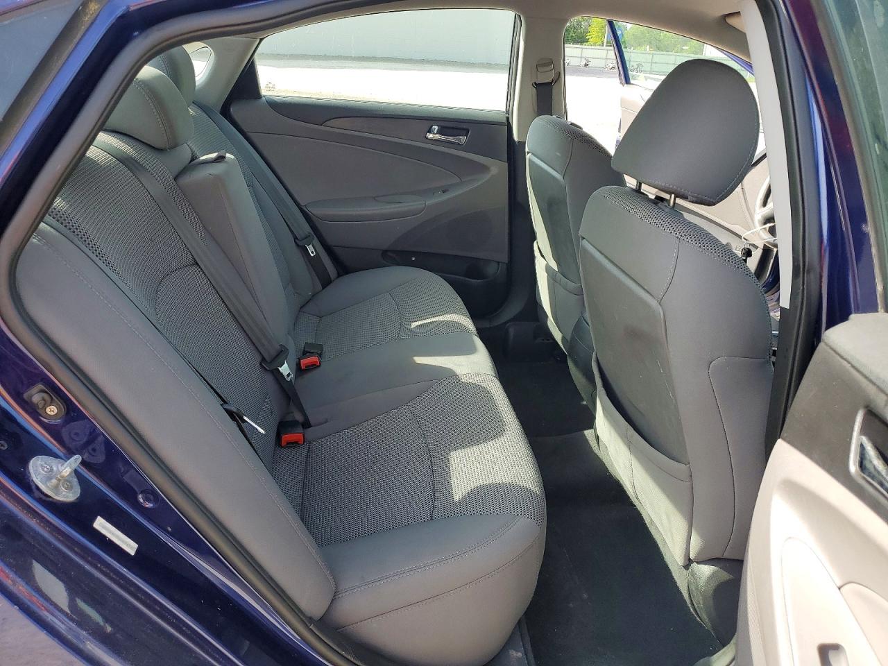 2011 HYUNDAI SONATA