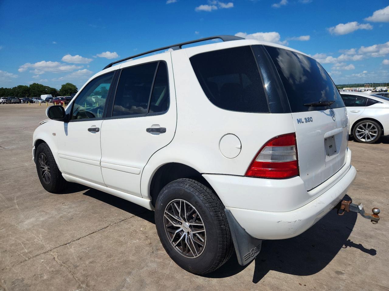 2000 MERCEDES-BENZ M-CLASS