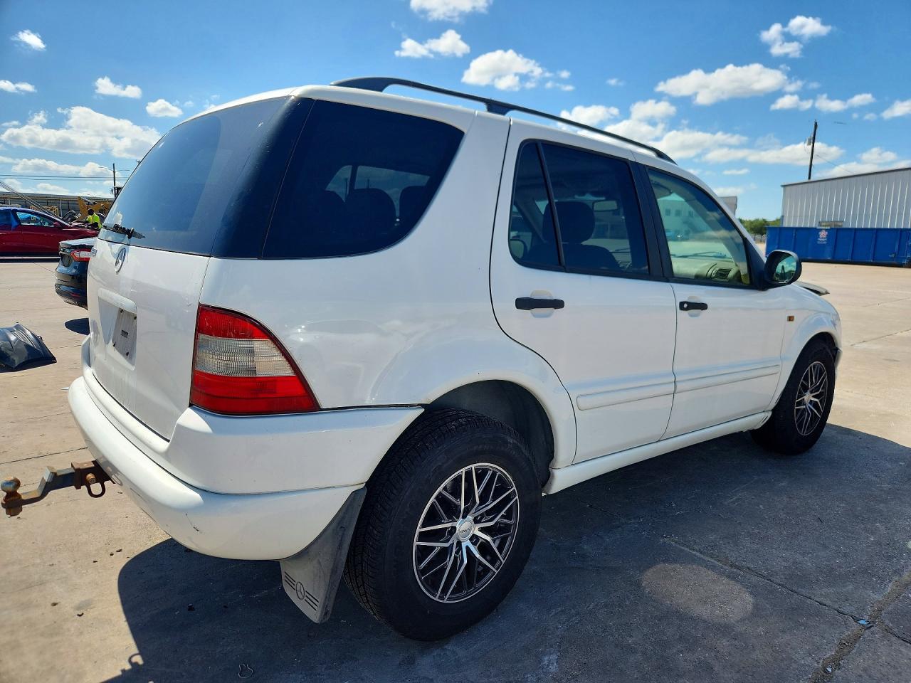 2000 MERCEDES-BENZ M-CLASS