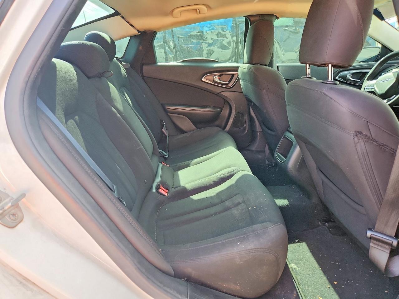 2015 CHRYSLER 200