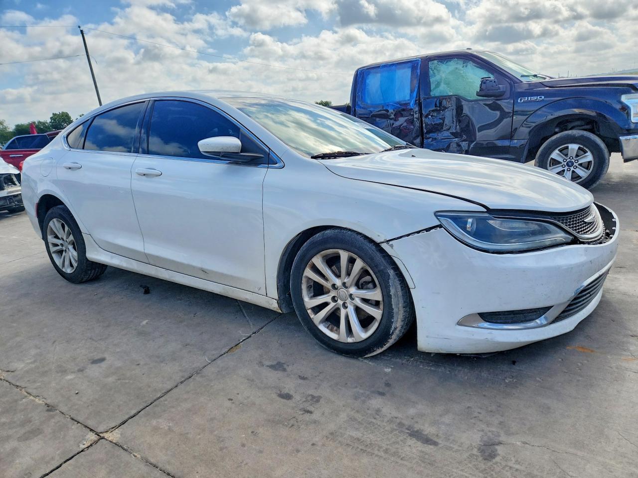 2015 CHRYSLER 200