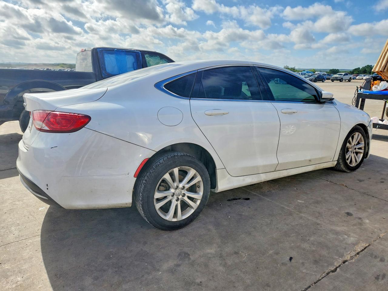 2015 CHRYSLER 200