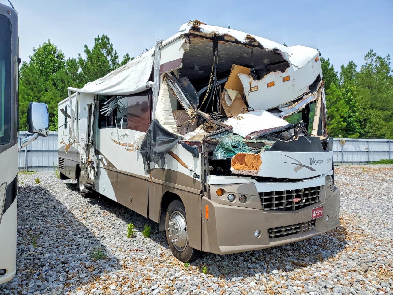 2006 WORKHORSE CUSTOM CHASSIS MOTORHOME
