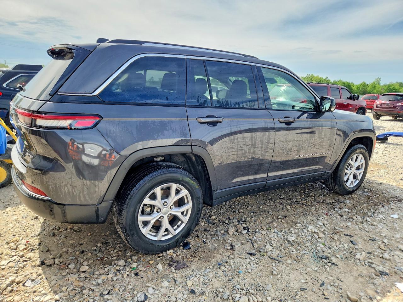2022 JEEP CHEROKEE