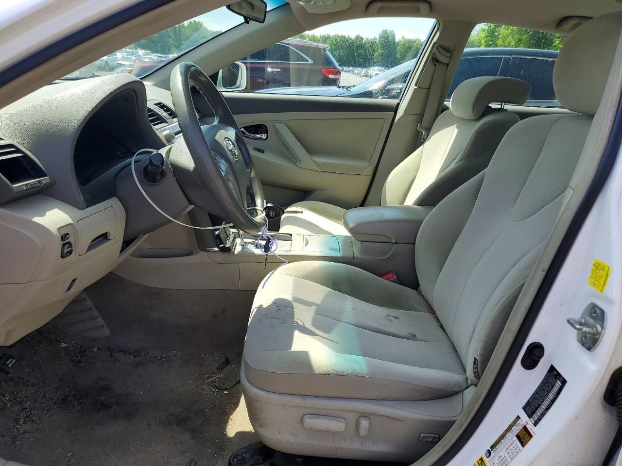 2011 TOYT CAMRY