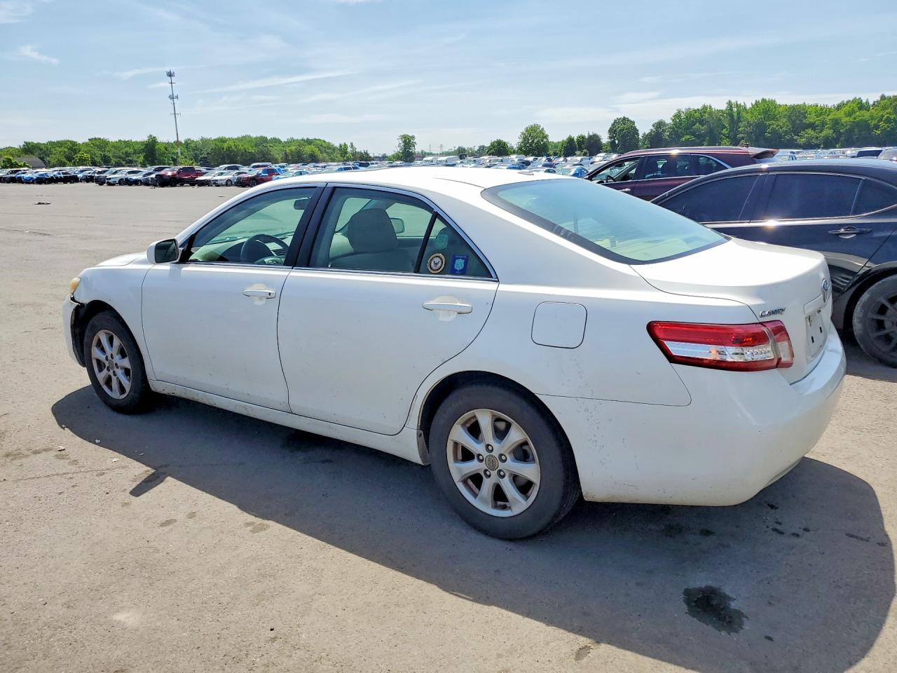 2011 TOYT CAMRY