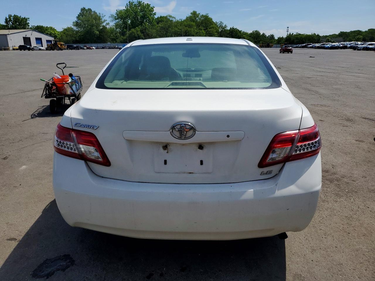 2011 TOYT CAMRY