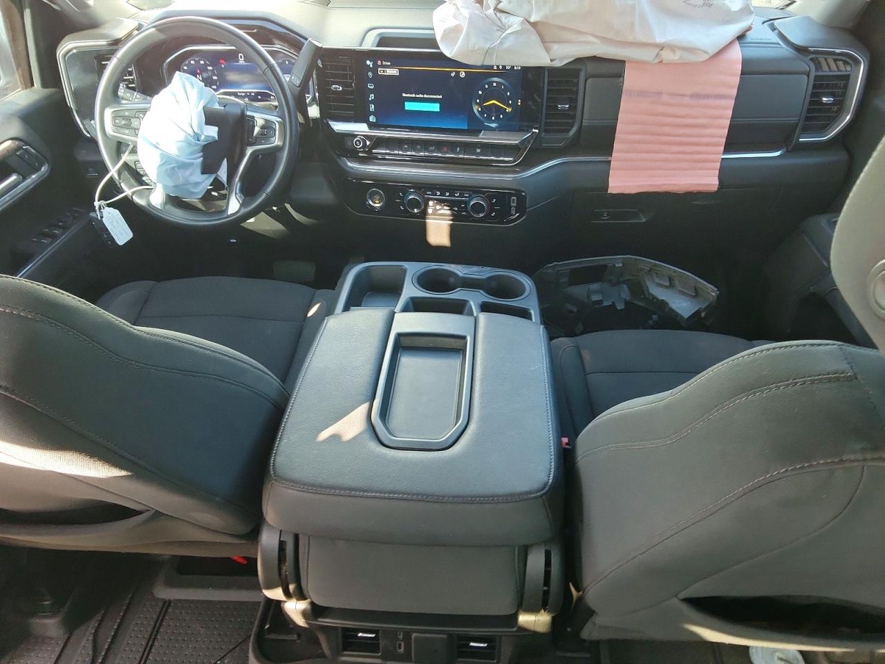 2024 CHEVROLET SILVERADO