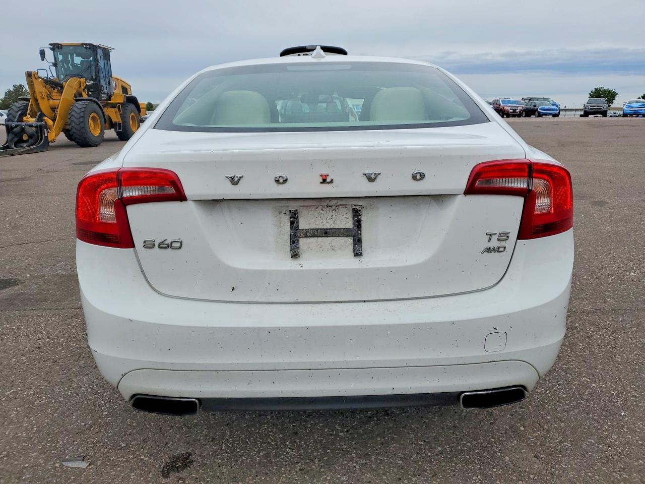 2015 VOLVO S60