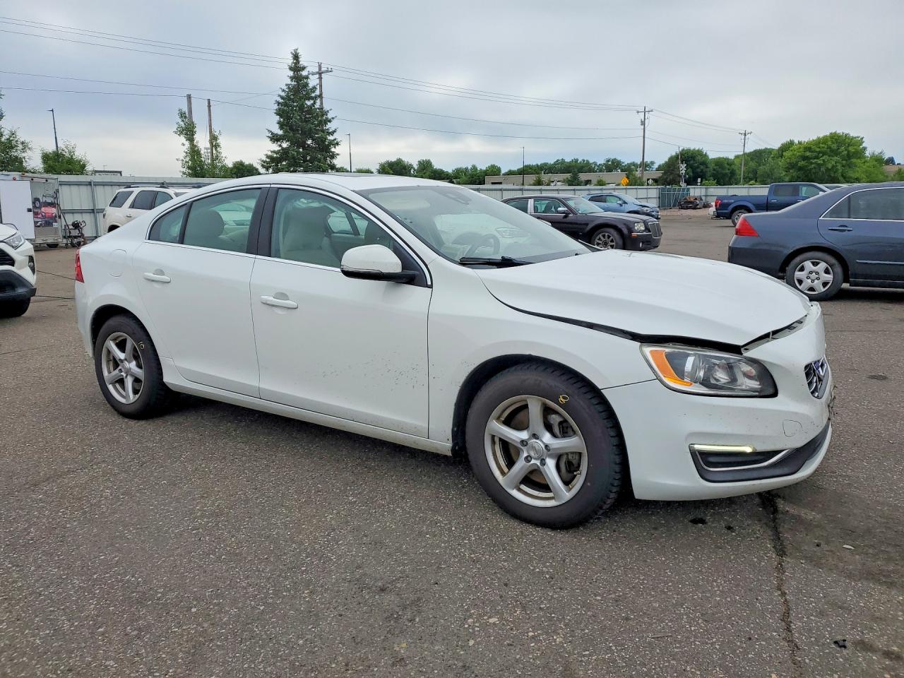 2015 VOLVO S60