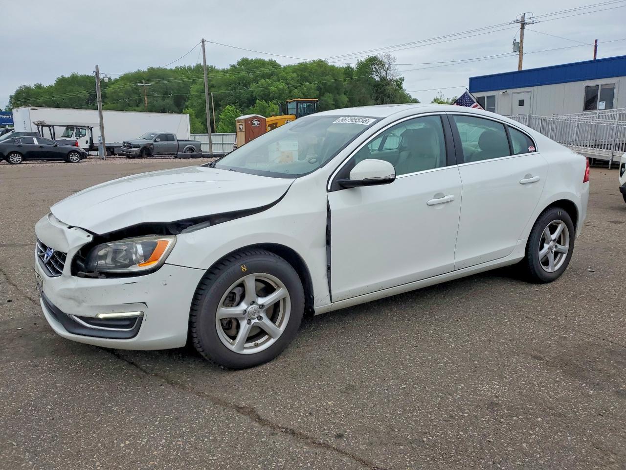 2015 VOLVO S60