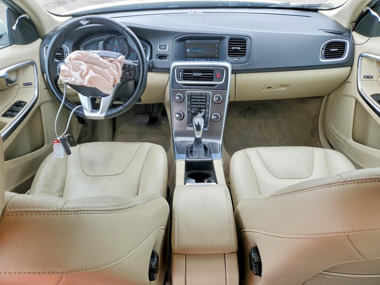 2015 VOLVO S60