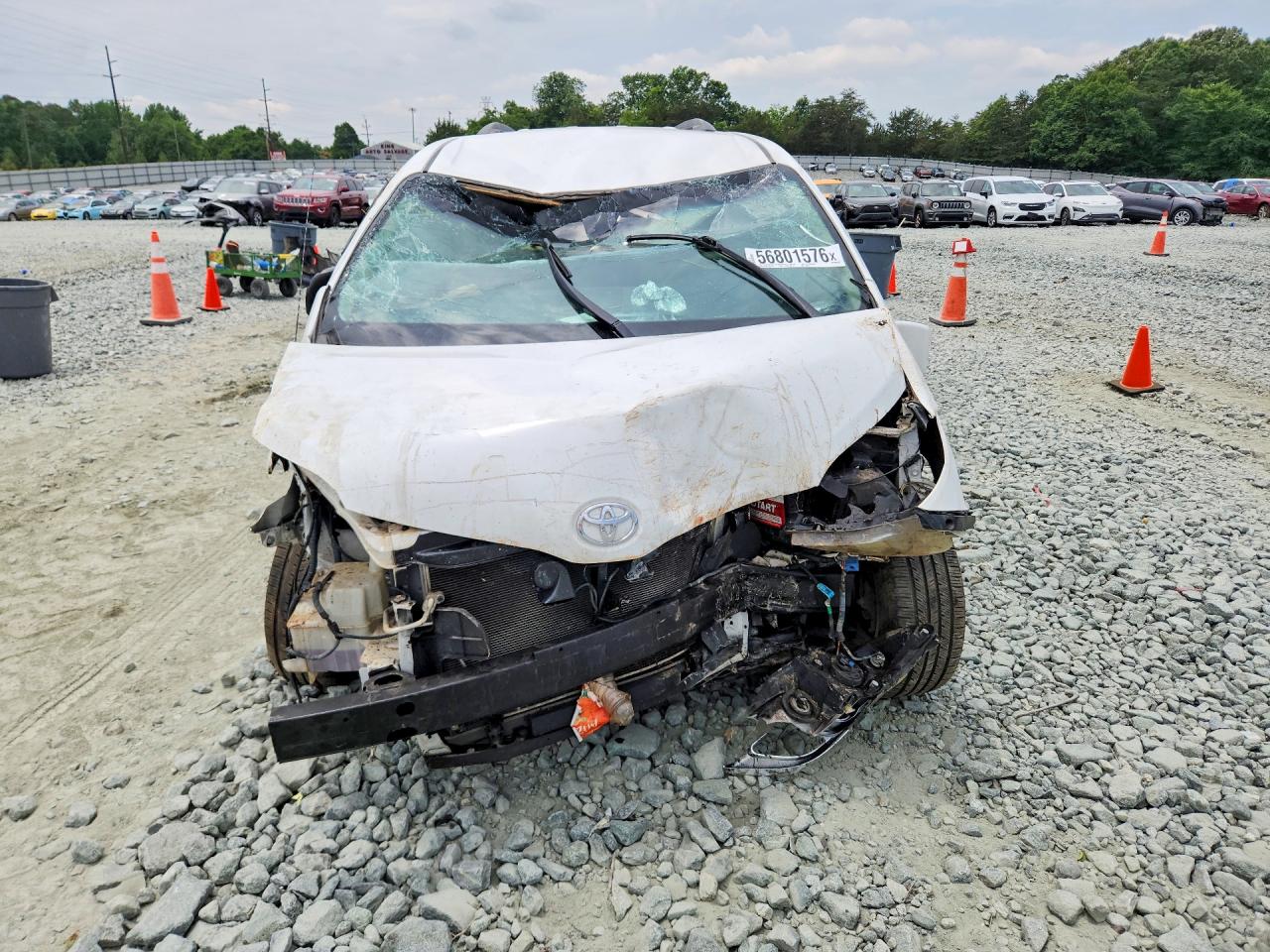 2011 TOYOTA SIENNA