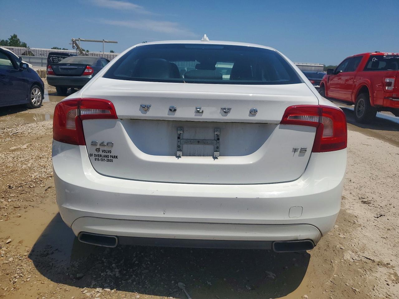 2016 VOLVO S60