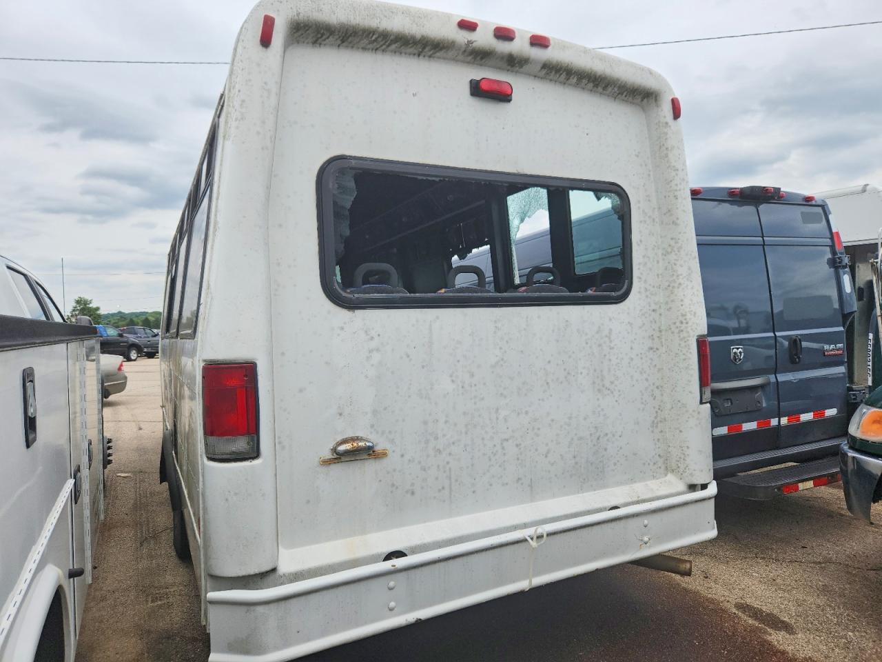 2001 FORD ECONOLINE