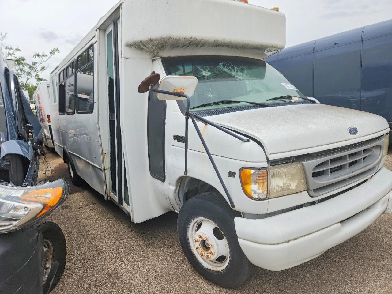 2001 FORD ECONOLINE