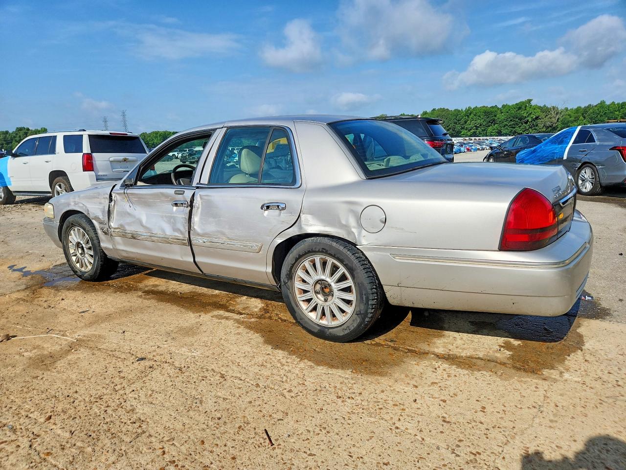 2010 MERCURY GRMARQUIS