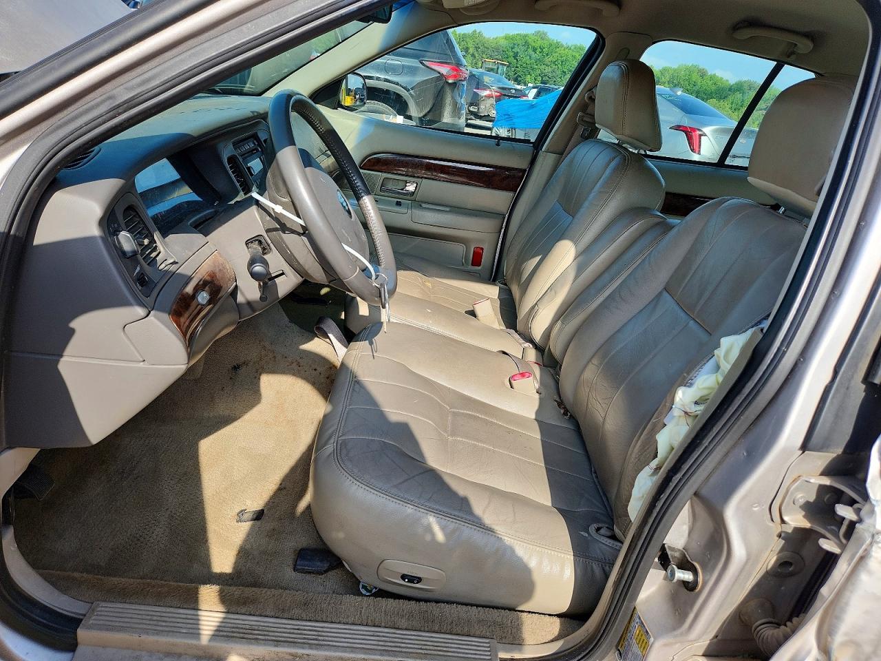 2010 MERCURY GRMARQUIS