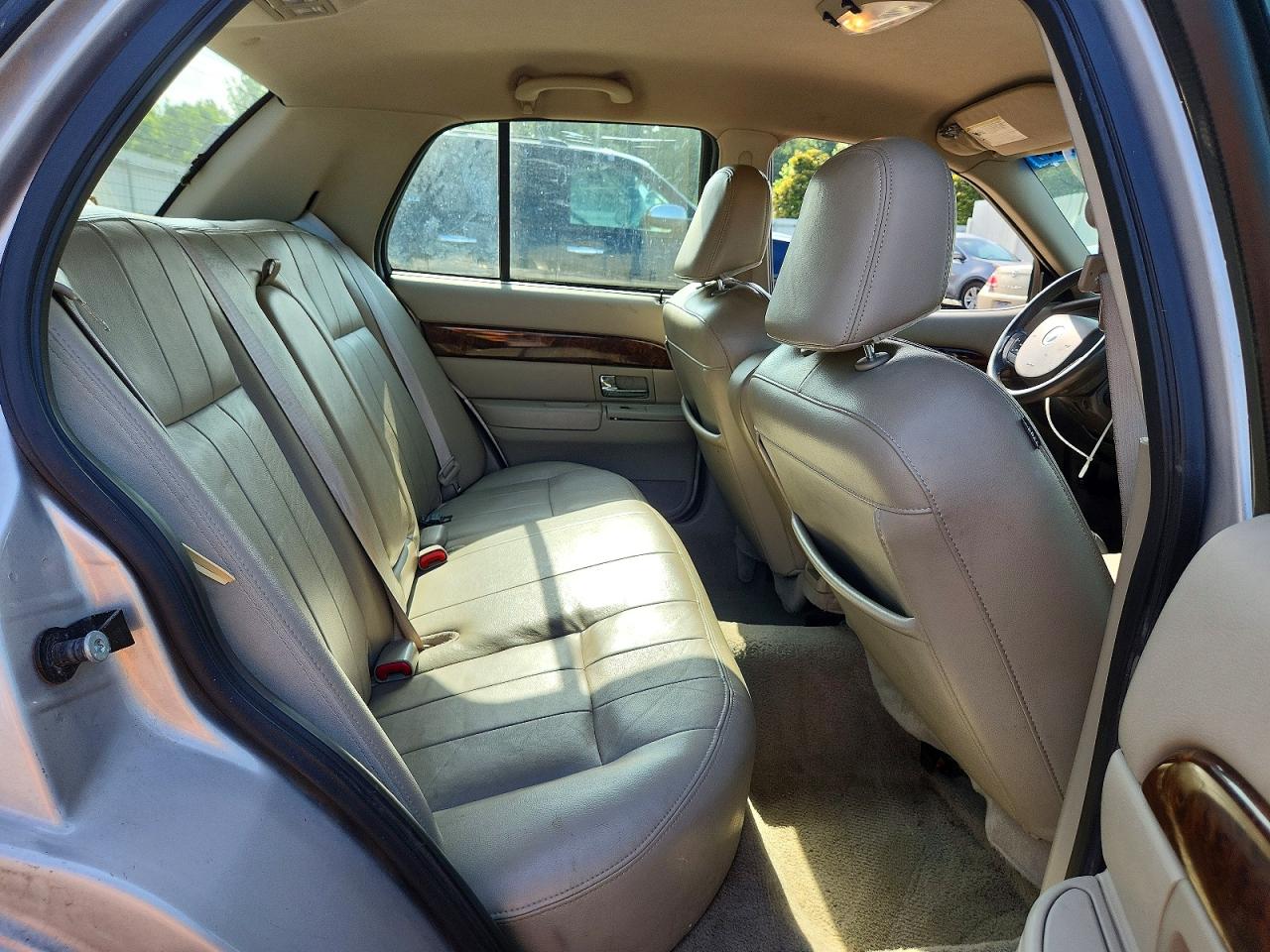 2010 MERCURY GRMARQUIS