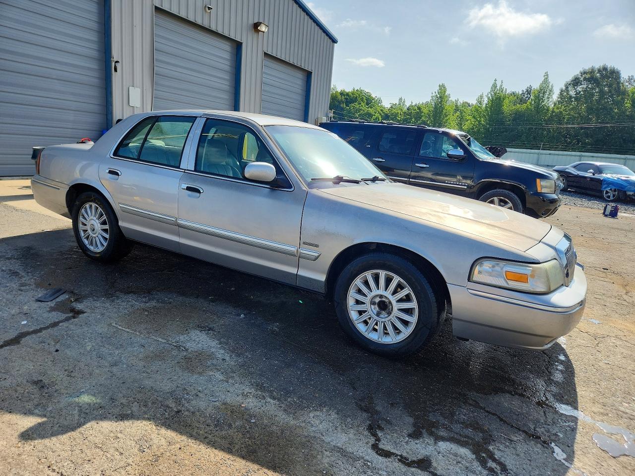 2010 MERCURY GRMARQUIS
