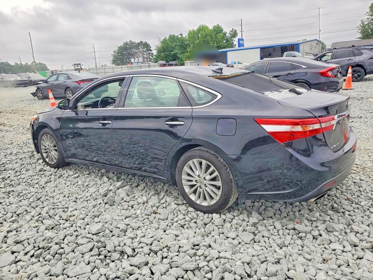 2013 TOYOTA AVALON