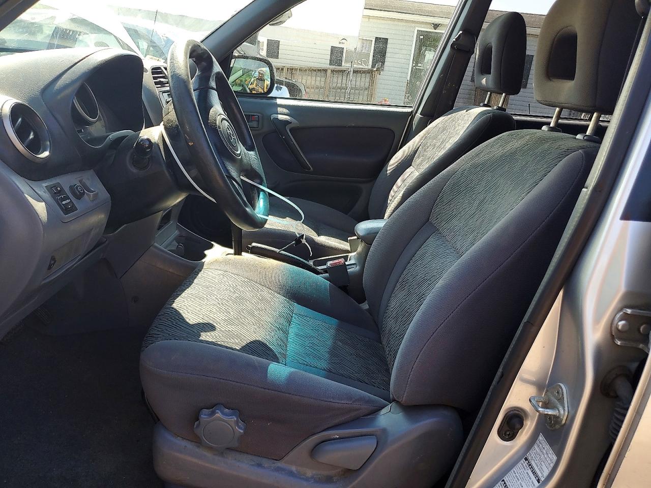 2002 TOYOTA RAV4