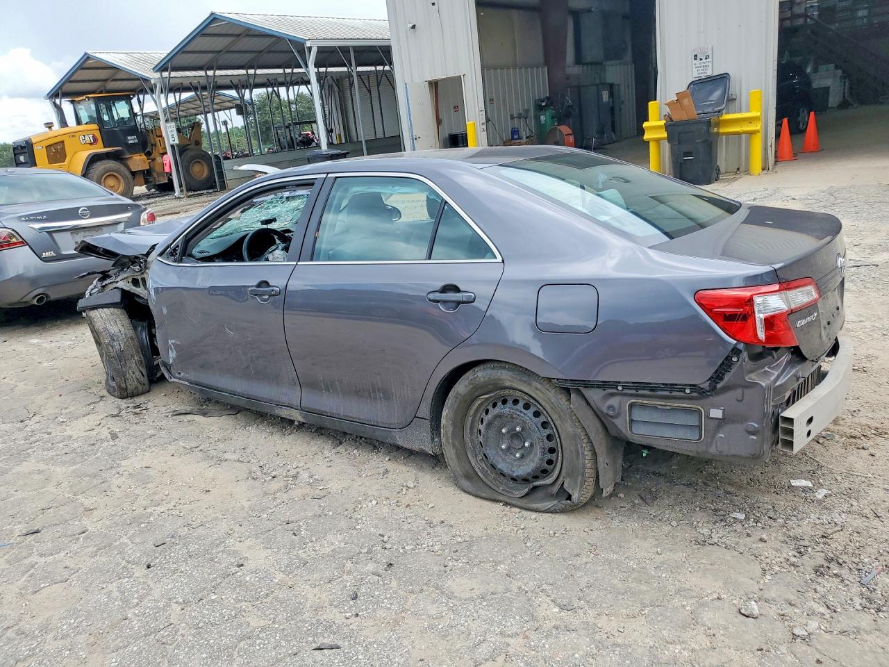 2014 TOYOTA CAMRY