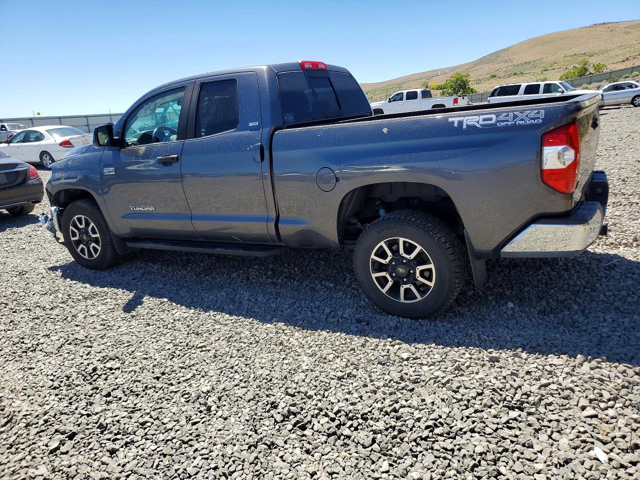 2017 TOYOTA TUNDRA