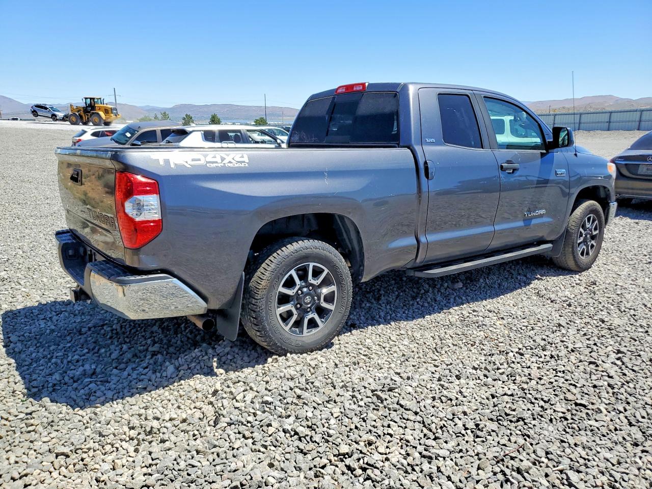 2017 TOYOTA TUNDRA