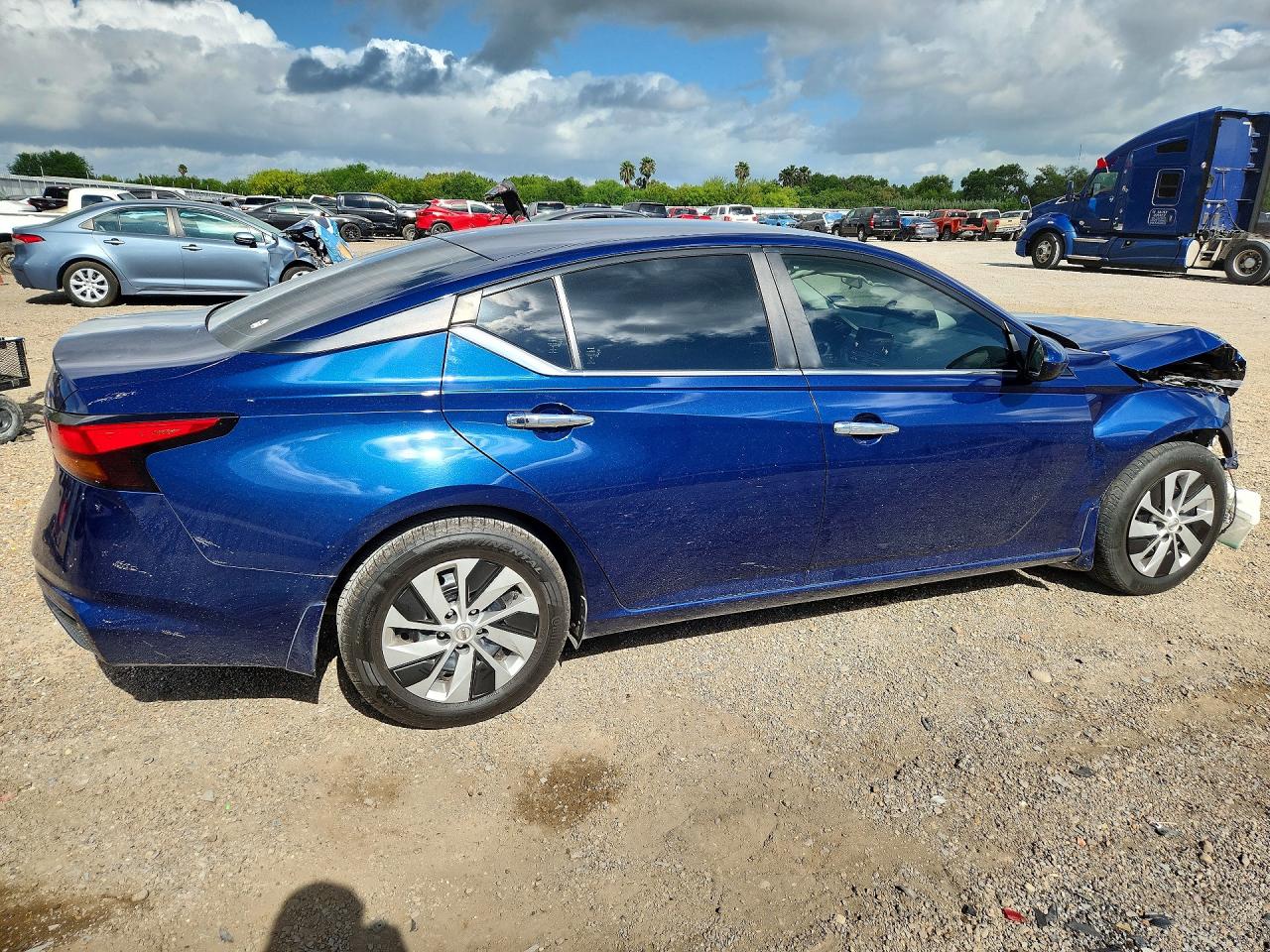 2022 NISSAN ALTIMA