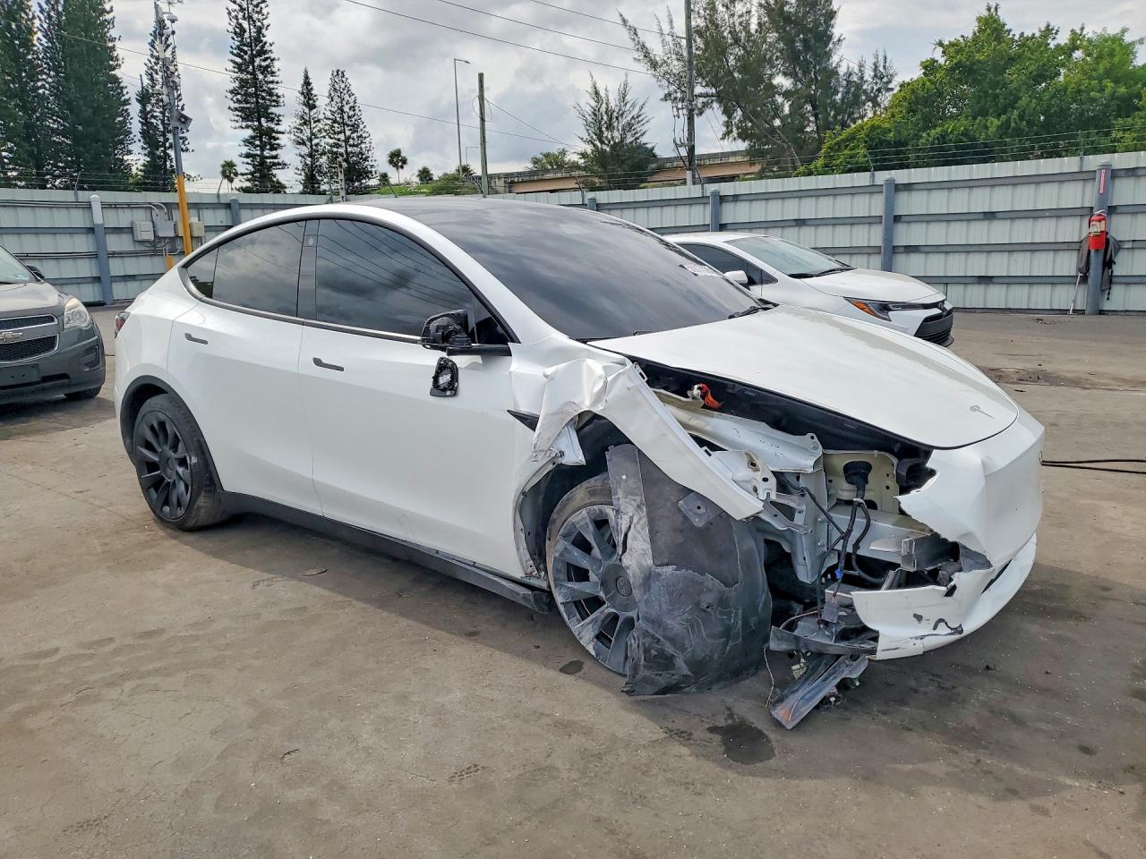 2023 TESLA MODEL Y