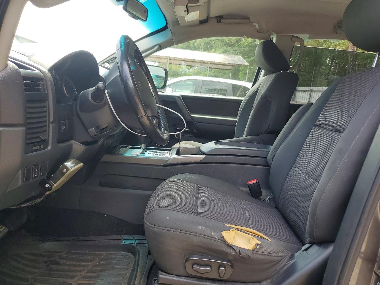 2012 NISSAN TITAN