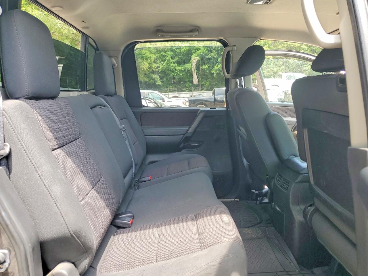 2012 NISSAN TITAN