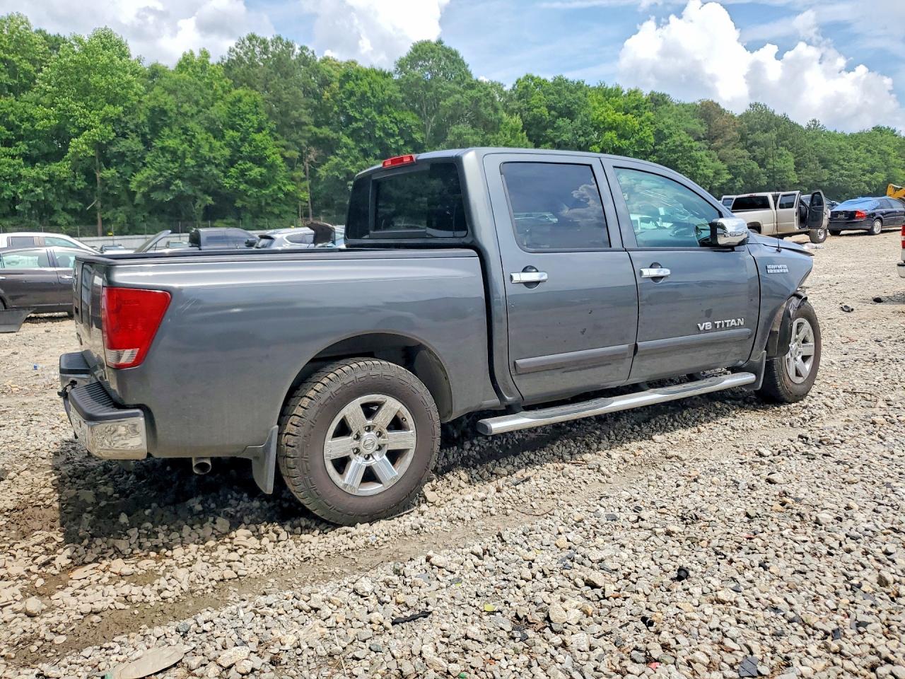 2012 NISSAN TITAN