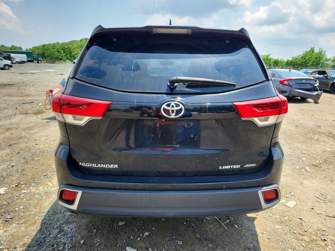 2017 TOYOTA HIGHLANDER