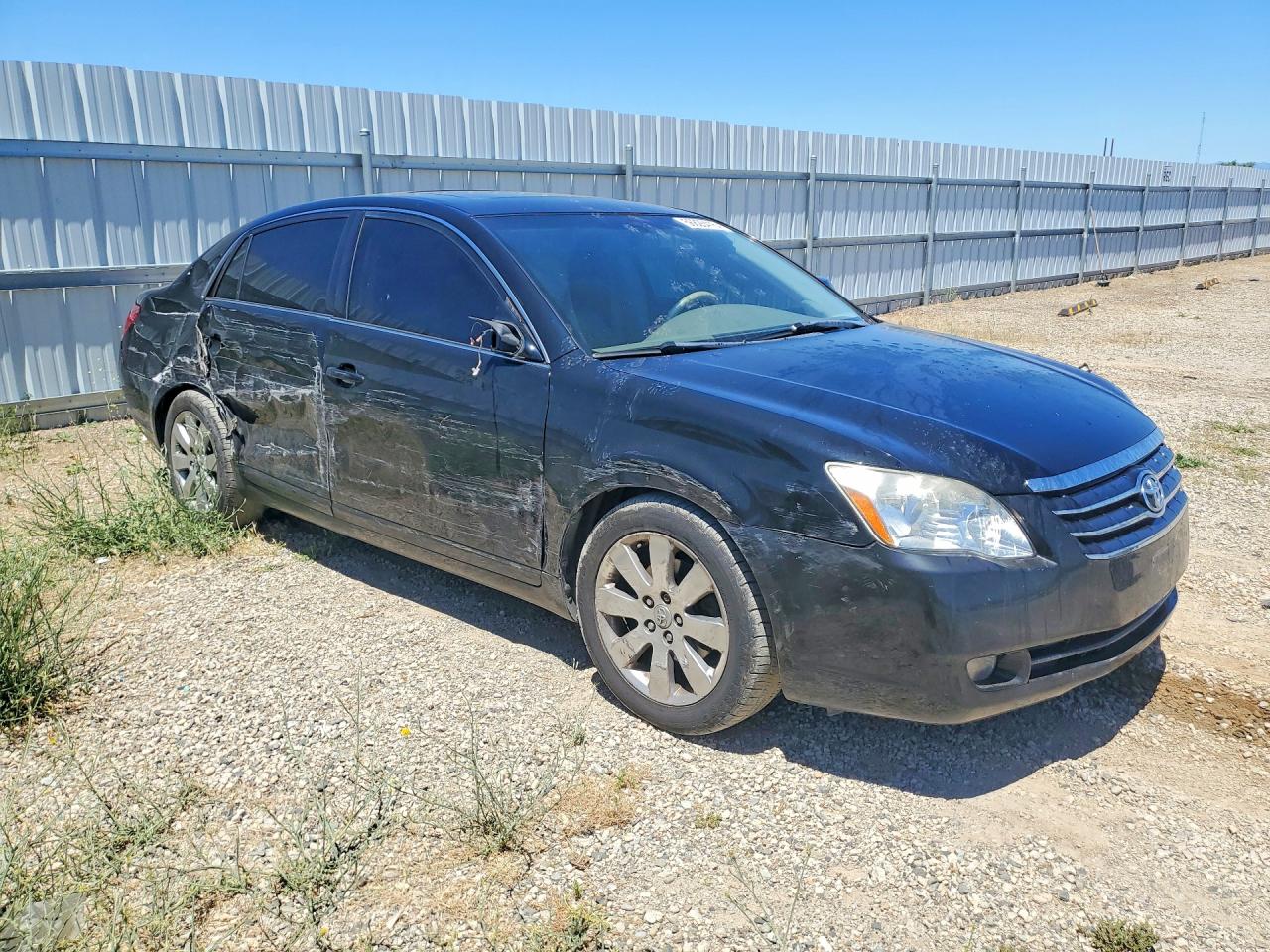 2005 TOYOTA AVALON