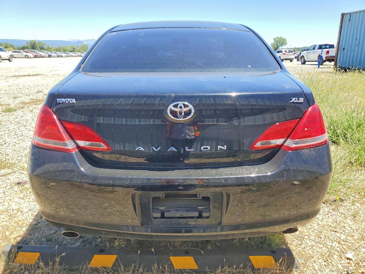 2005 TOYOTA AVALON