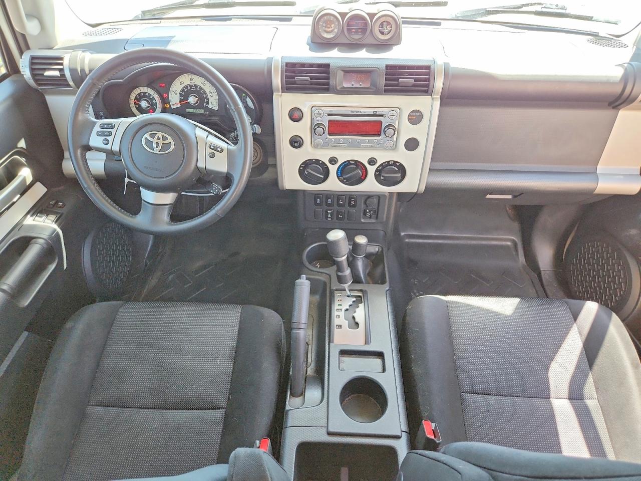 2011 TOYOTA FJ CRUISER