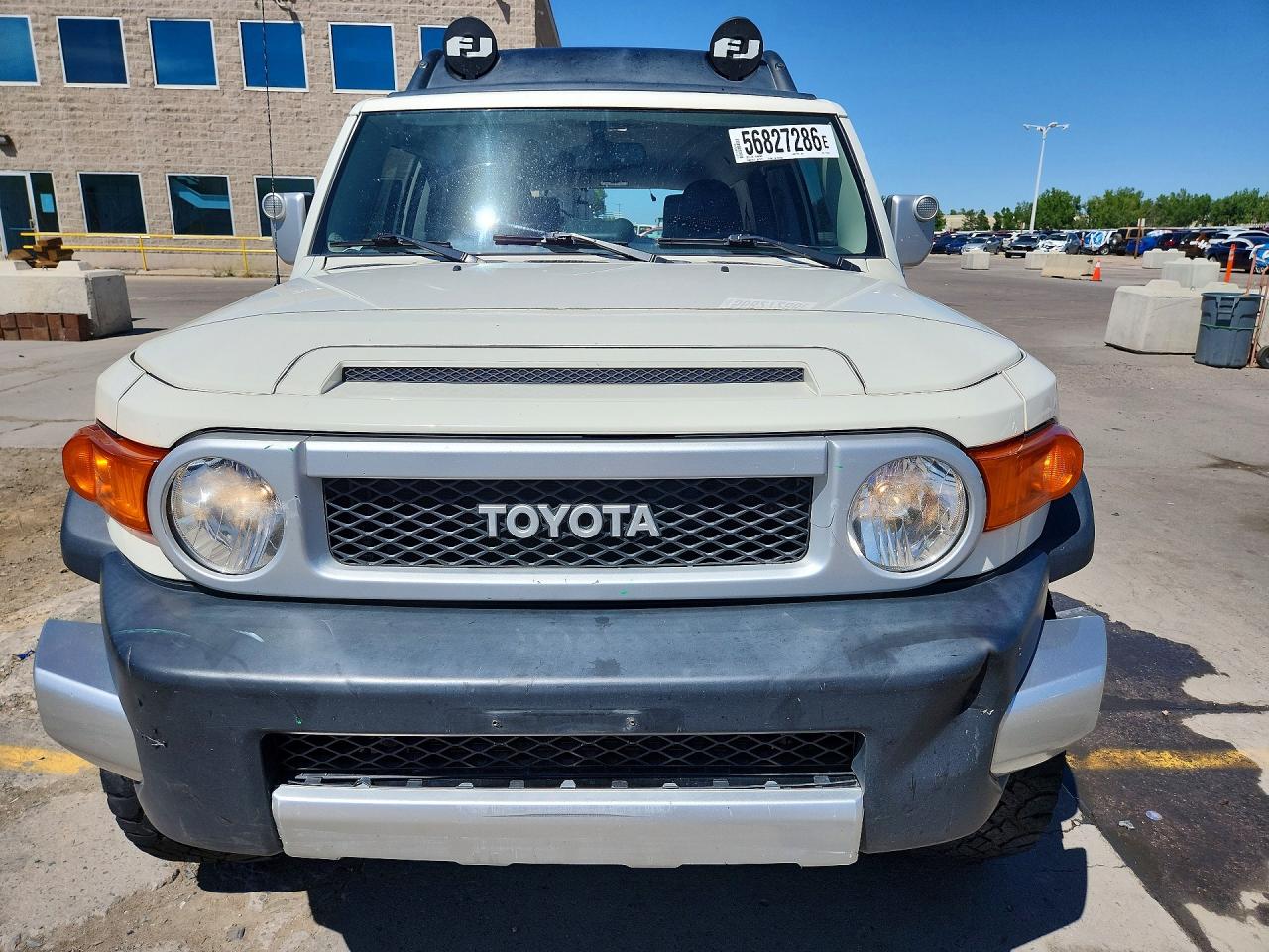 2011 TOYOTA FJ CRUISER
