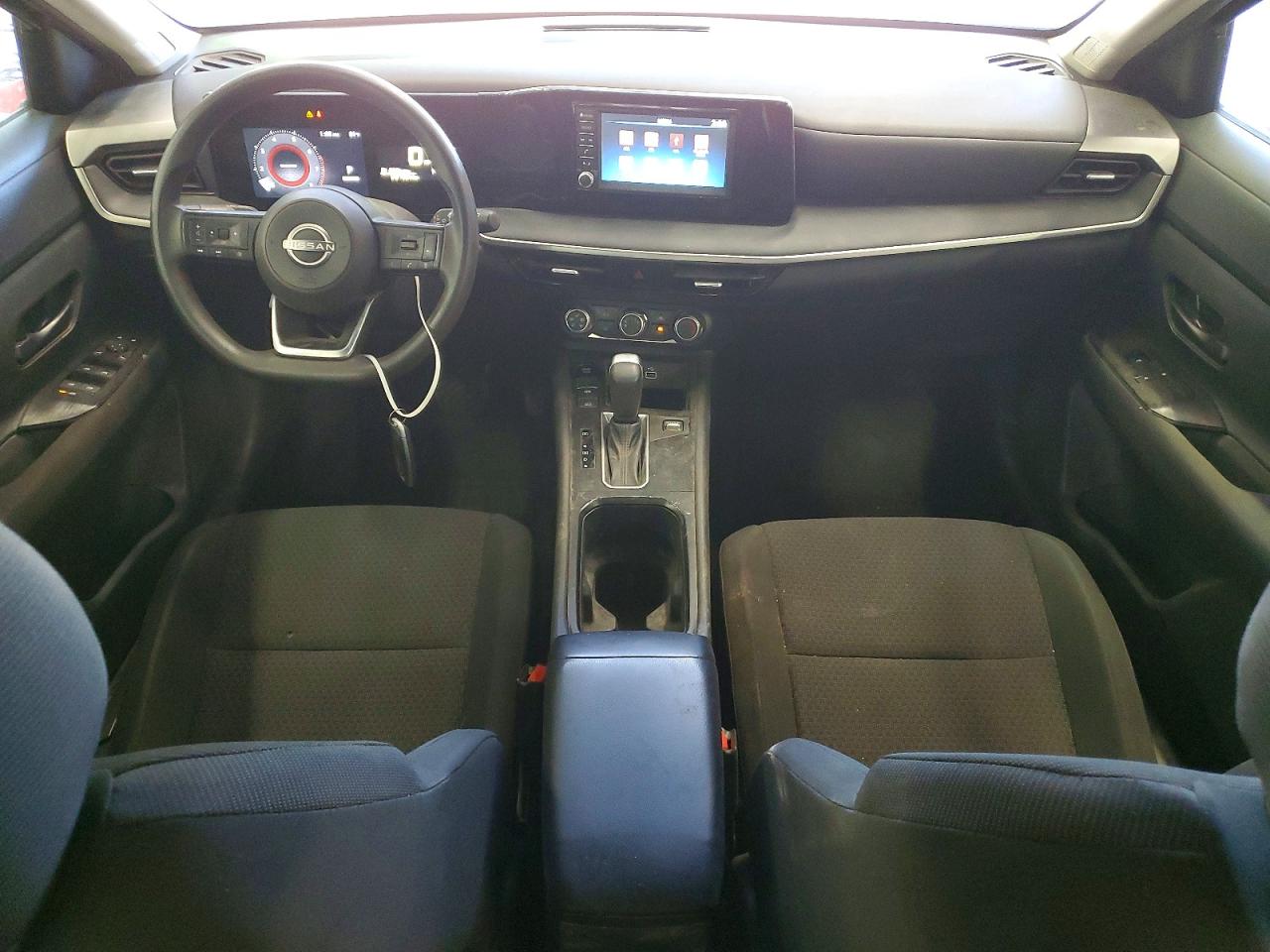 2025 NISSAN KICKS