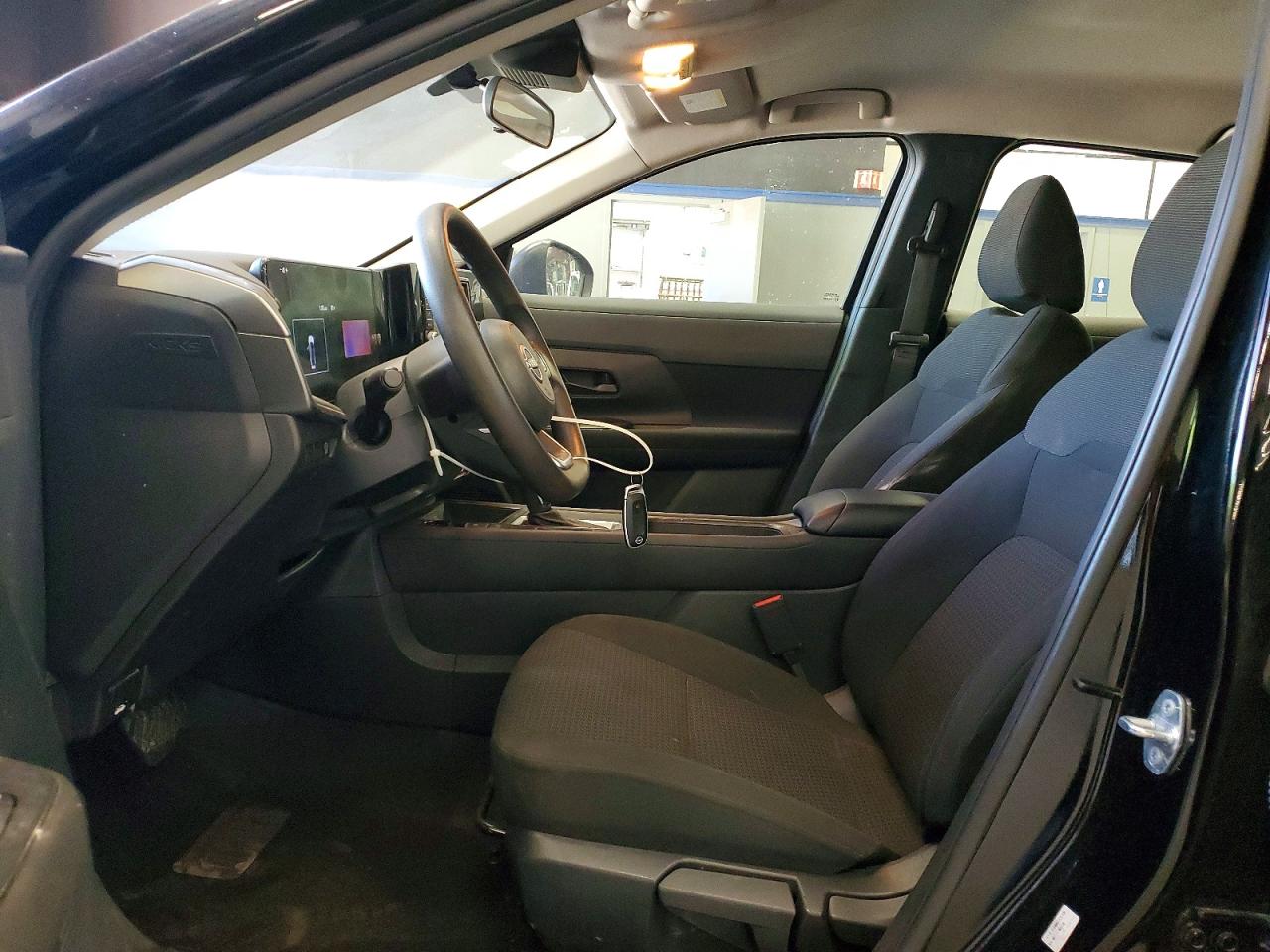 2025 NISSAN KICKS